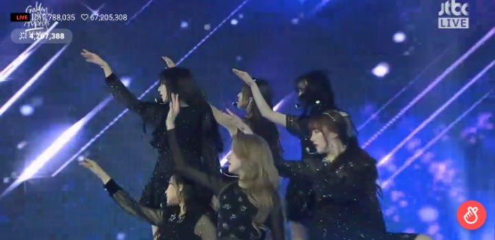 190105 골든디스크어워즈 어워즈 레전드 찍은 여자친구.jpg | 인스티즈