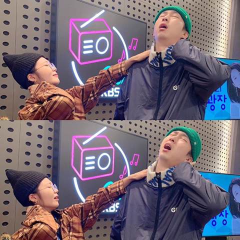 슬리피와 에이핑크 정은지.jpg | 인스티즈