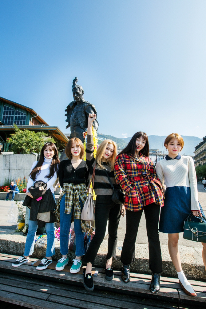 스위스 여행 중 레드벨벳 멤버들 중 제일 행복해 보이는 웬디.jpg | 인스티즈