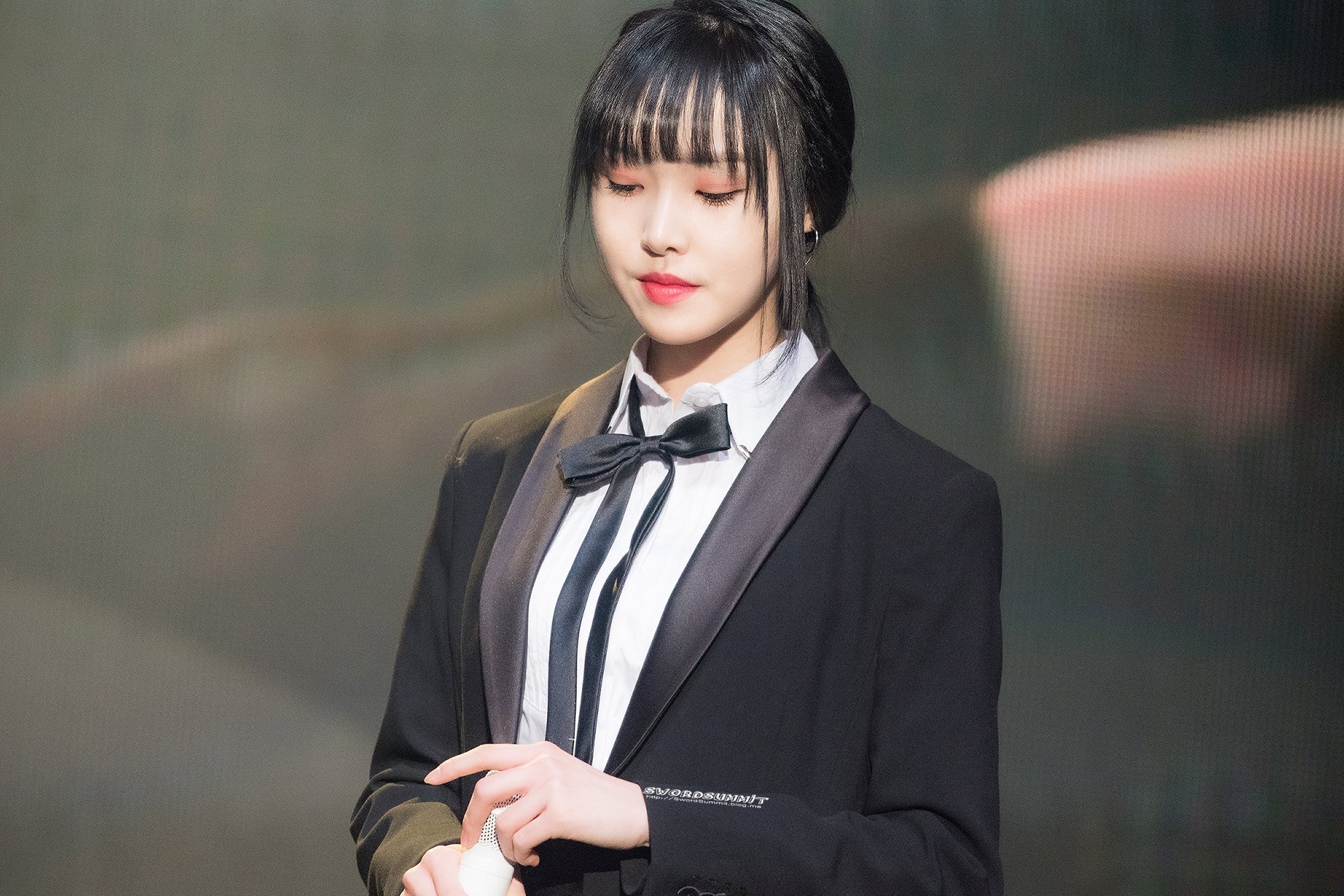 은근히 미모가 제법인 듯한 여자친구 유주.jpgif | 인스티즈