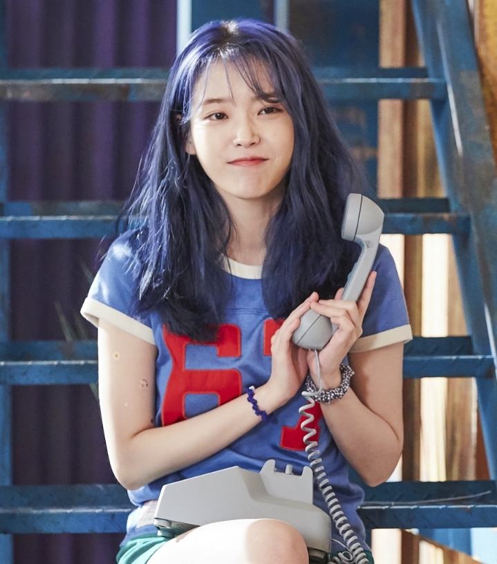 아이유가 전곡 작사한 Love poem 가사 모음 | 인스티즈