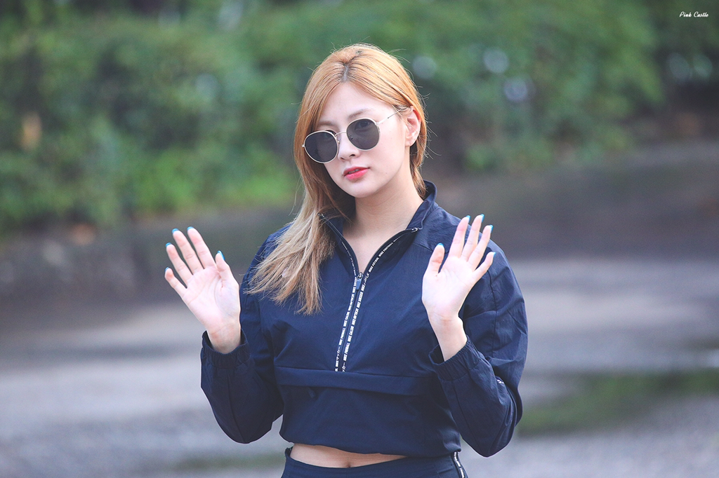 [에이핑크] 넷플릭스 멤버십 해지하고와서 하영이 | 인스티즈