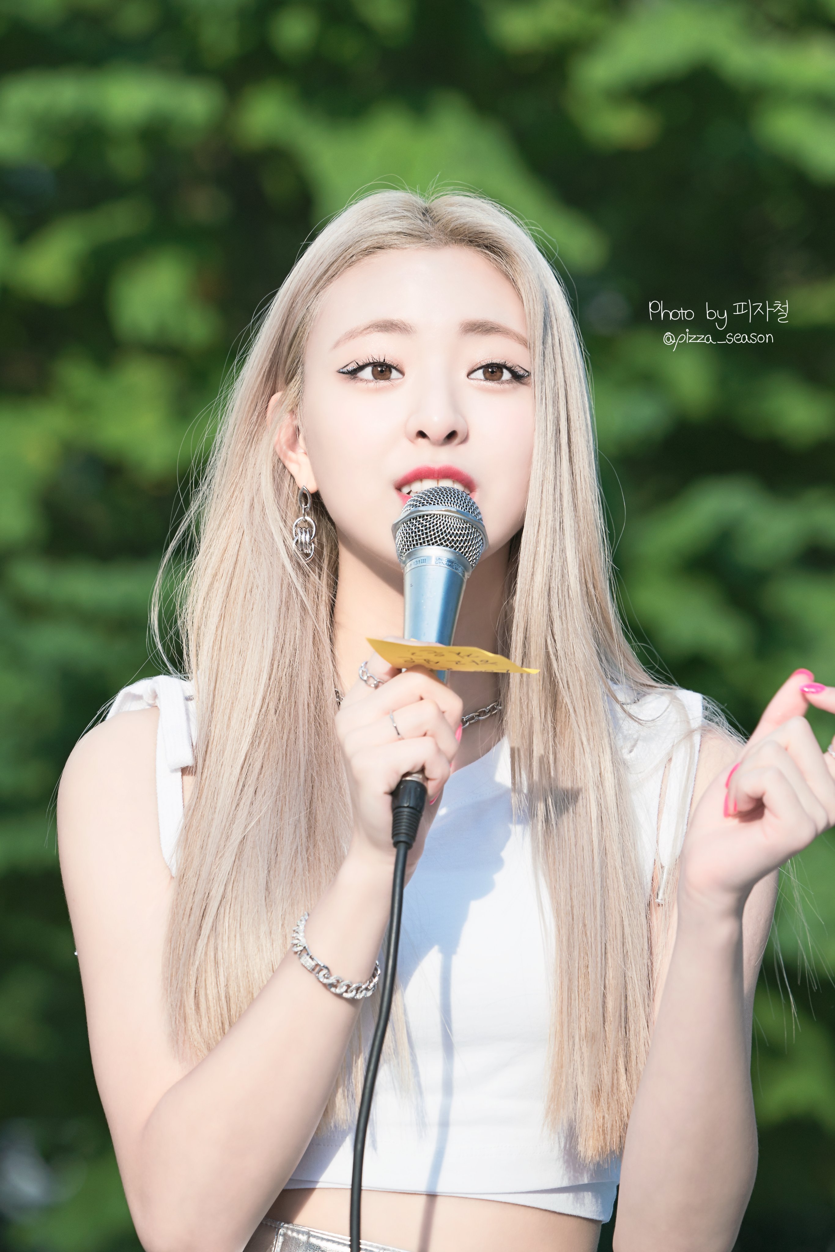 금발머리 ITZY 유나.jpgif | 인스티즈