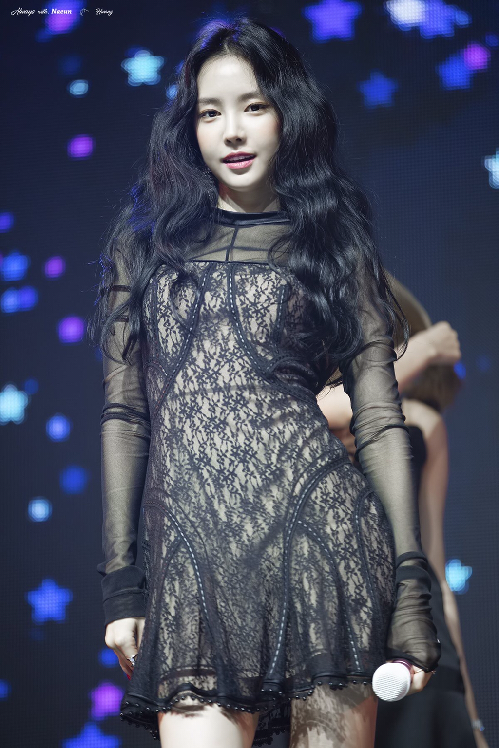 [에이핑크] 맘스터치는 역시 딥치즈버거라서 나은이 | 인스티즈