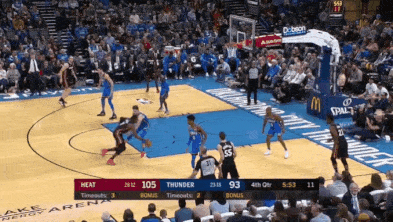 오늘자 마이애미 히트 지미 버틀러의 탭아웃 패스에 이은 신인 켄드릭 넌의 3점 | 인스티즈