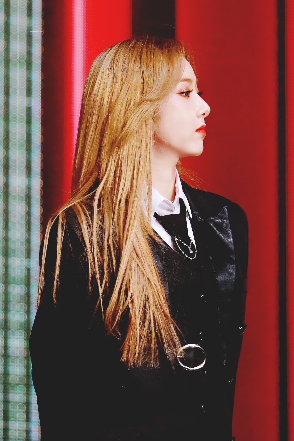 야심한 시간에 보니까 은근히 미인인 듯한 여자친구 신비.jpgif | 인스티즈