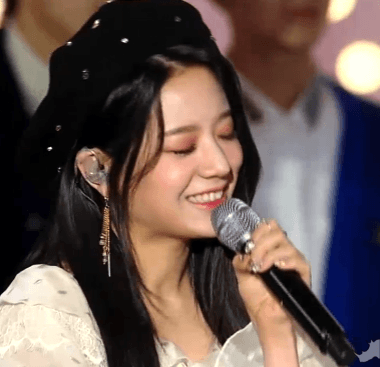 MAMA취향저격으로 관객들 귀 살살녹인 규리 나경 하영.GIF | 인스티즈