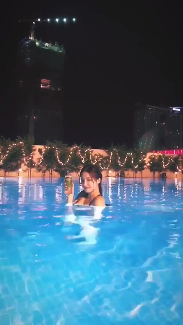 수영장에 간 모모랜드.jpg | 인스티즈