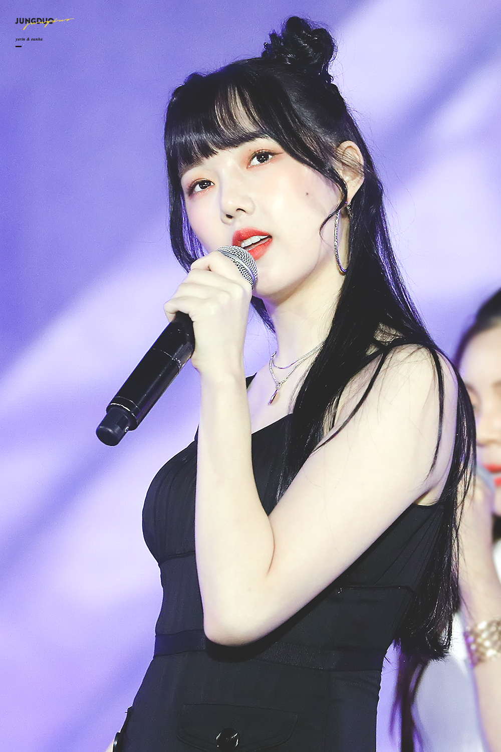 식사시간에 보니까 은근히 미인인 듯한 여자친구 예린이.jpgif | 인스티즈