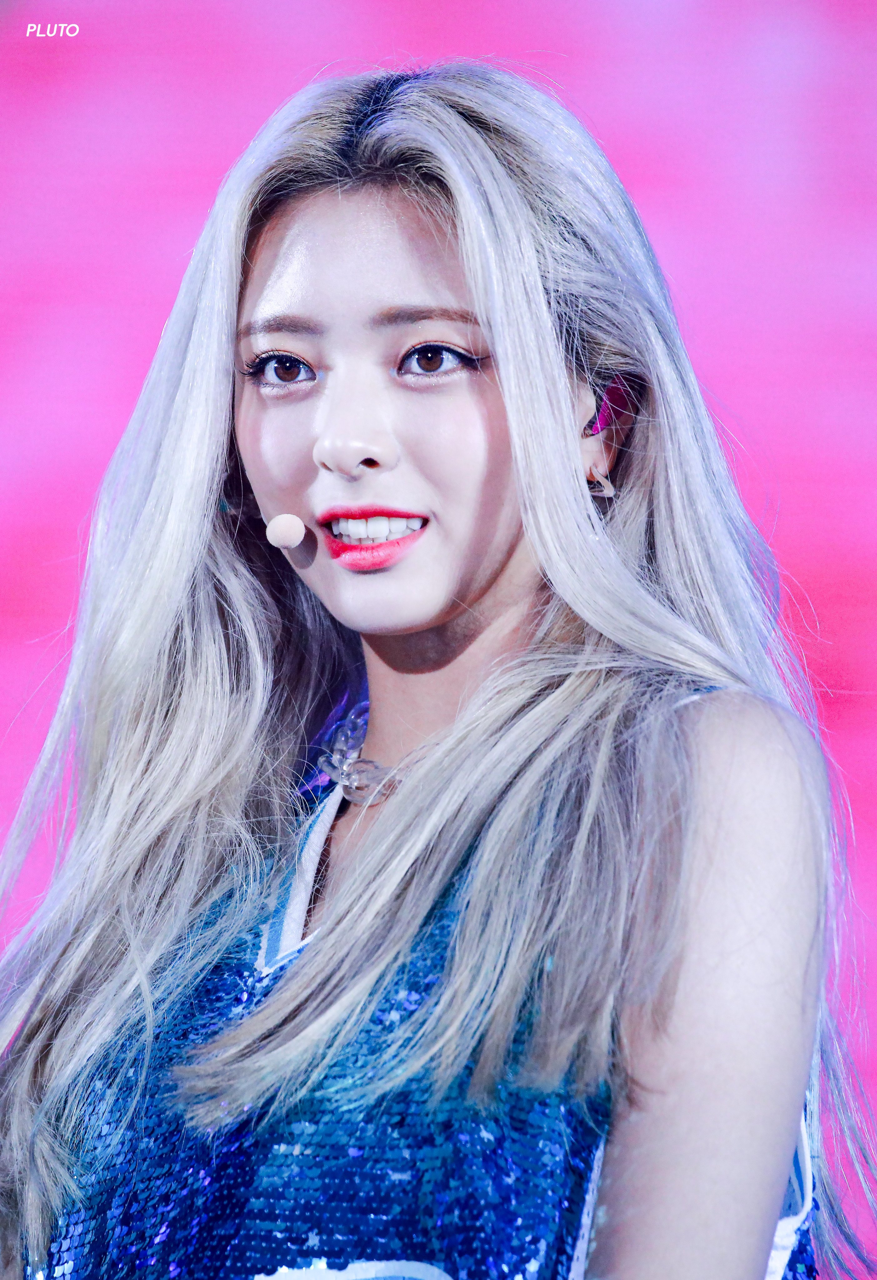 금발머리 ITZY 유나.jpgif | 인스티즈
