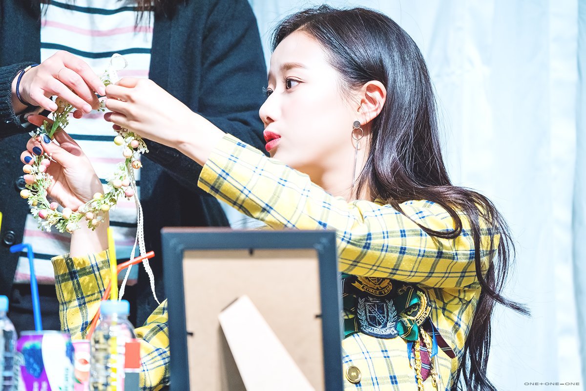 화관쓴 에이프릴 나은이.jpg | 인스티즈