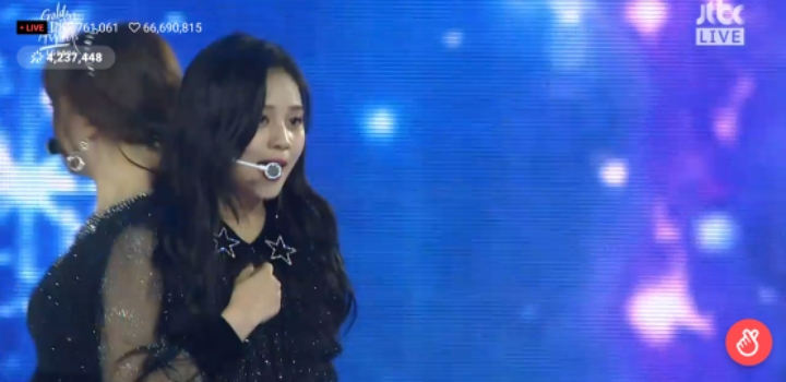 190105 골든디스크어워즈 어워즈 레전드 찍은 여자친구.jpg | 인스티즈