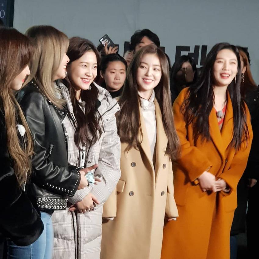 강남역에 레드벨벳 뜸 | 인스티즈