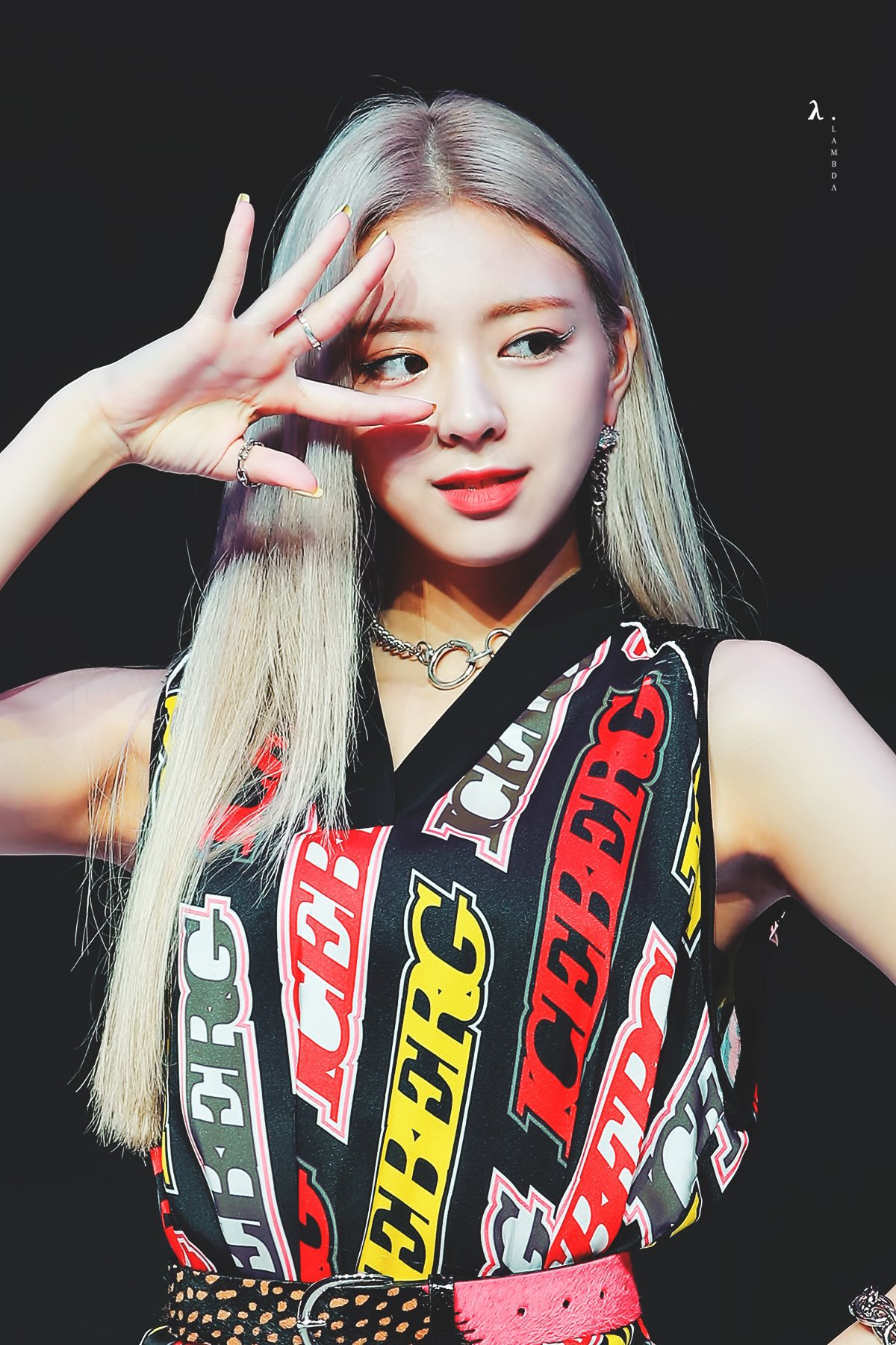 금발머리 ITZY 유나.jpgif | 인스티즈