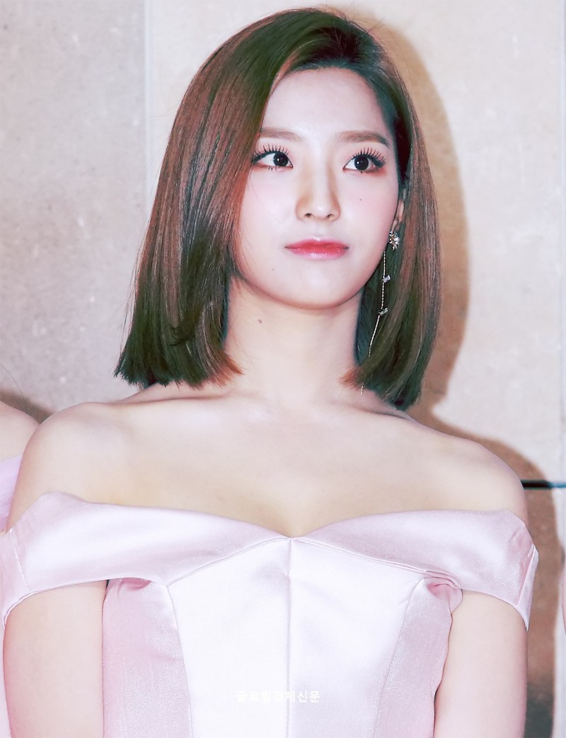 2018aaa 레드카펫에서의 9명의 예쁜 프로미스나인 | 인스티즈