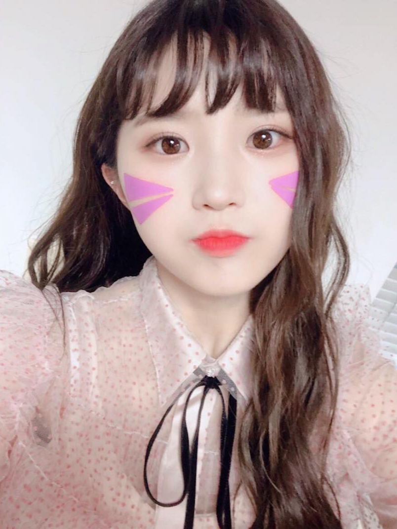 데뷔 300일기념 프로미스나인 송하영 | 인스티즈