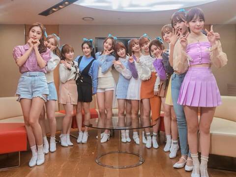 아이즈원) 엠카 데뷔 첫방 기념 사진 | 인스티즈