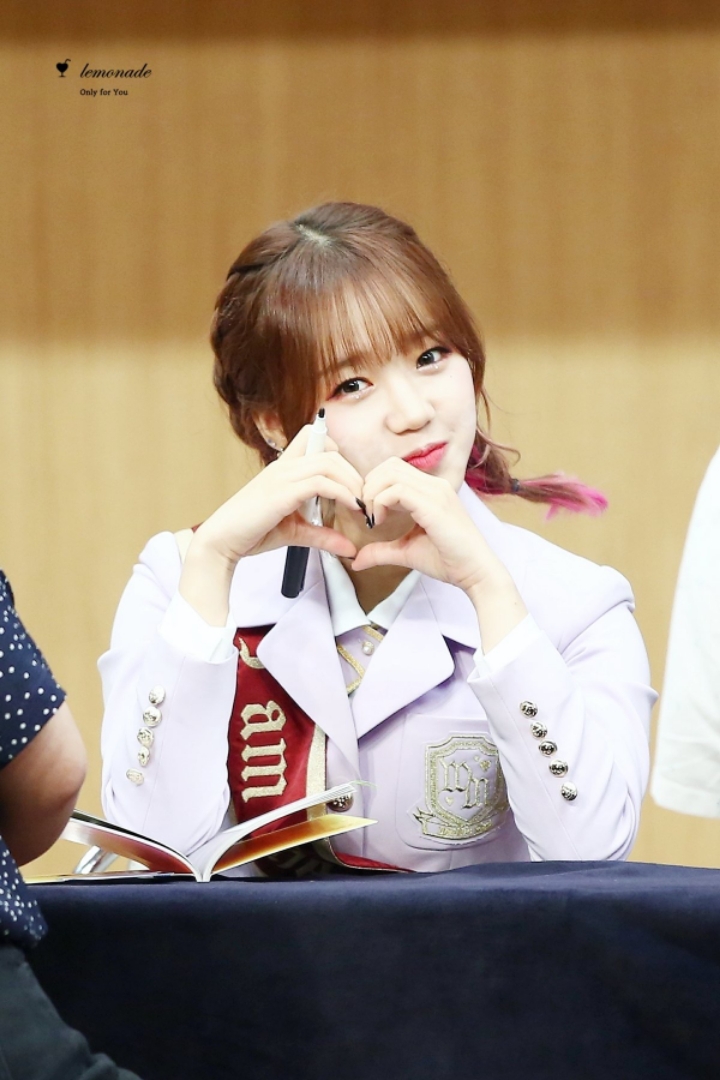 양갈래 머리한 아이오아이 멤버 모음 .jpg | 인스티즈