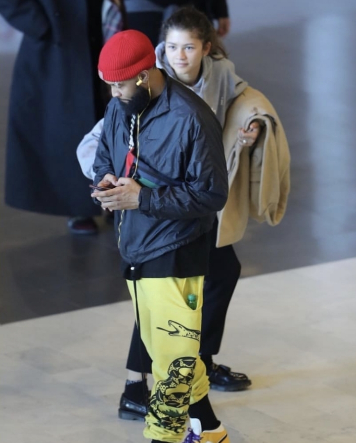 공항에서 아는 지인 만난 젠다야.jpg | 인스티즈