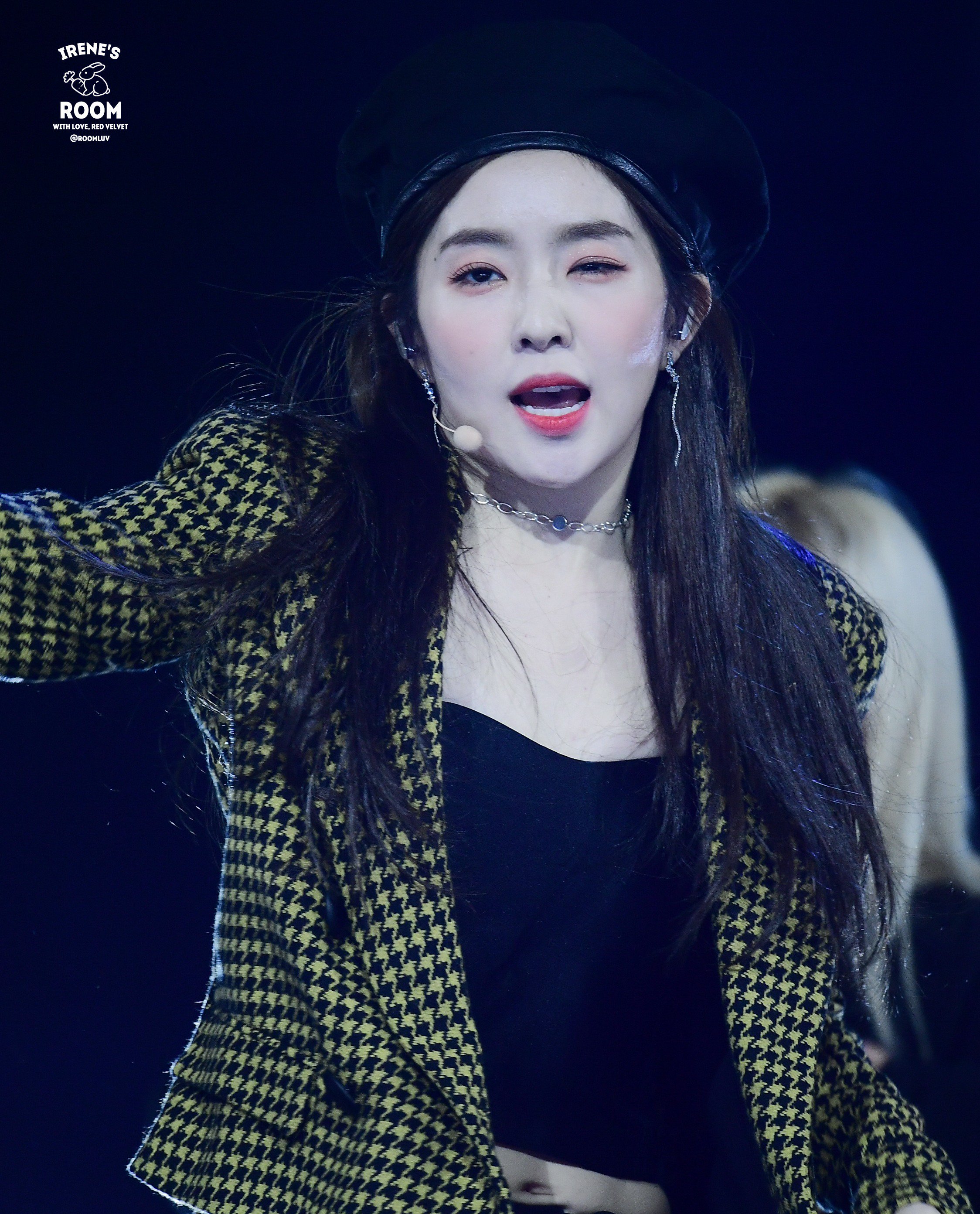 윙크하는 아이린.jpg | 인스티즈