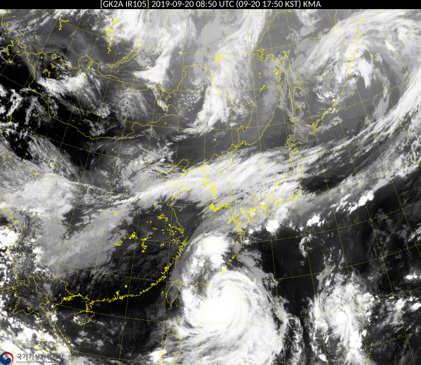점점 강해지고 있는 17호 태풍 타파.jpg | 인스티즈
