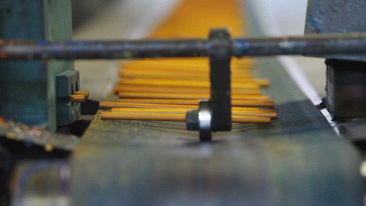 연필이 만들어지는 과정.gif | 인스티즈