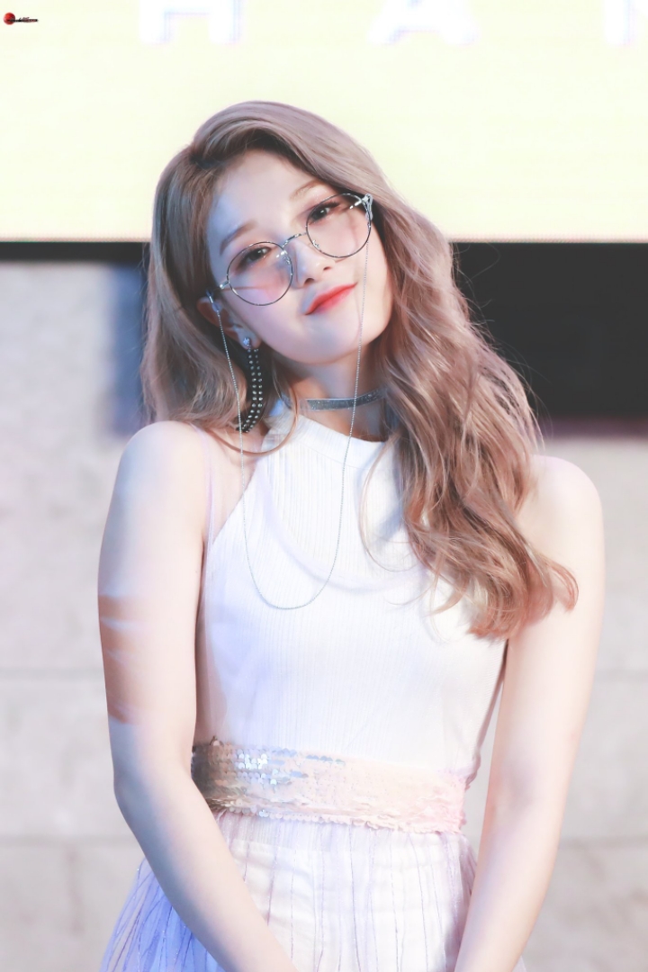 올 시즌 상승세가 보이는 프로미스나인(fromis_9) 이서연.jpgif | 인스티즈