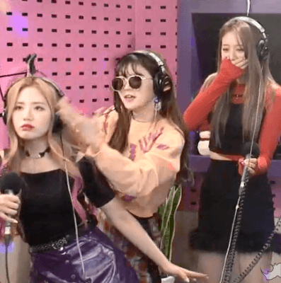 붐붐라디에오에서 저세상텐션을 보여준 프로미스나인.GIF | 인스티즈