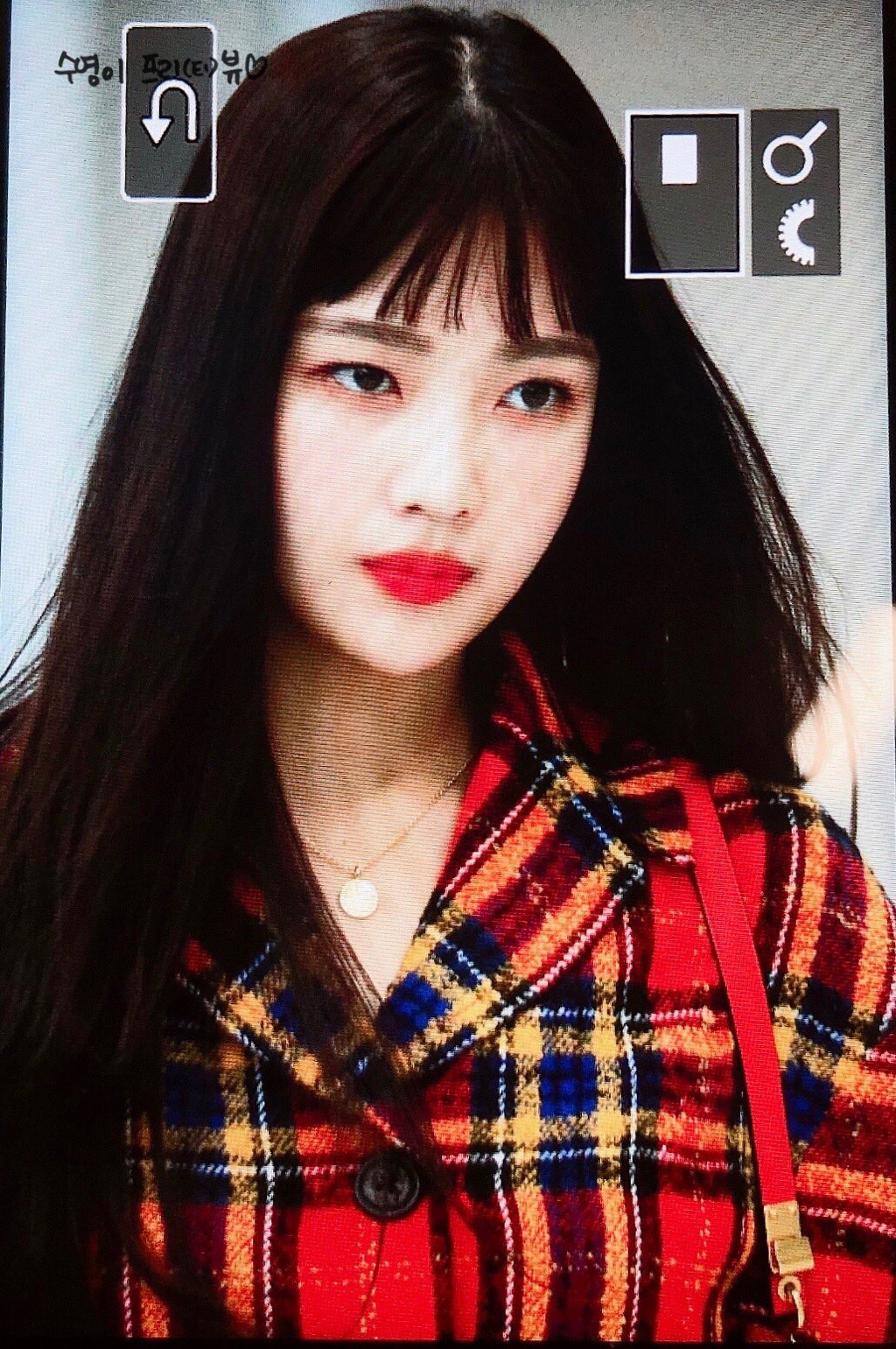 앞머리하고 더 귀여워진 레드벨벳 조이.jpgif | 인스티즈