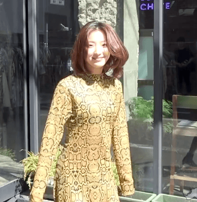 뱀옷도 어울리는 이새롬.gif | 인스티즈