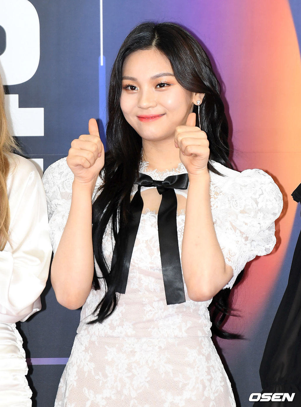 여자친구 sbs 가요대전 레드카펫.jpg | 인스티즈