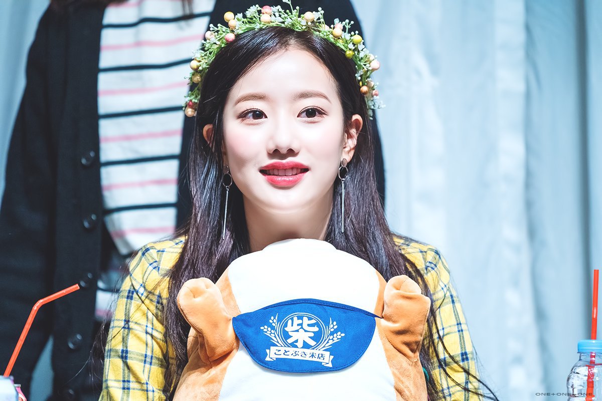 화관쓴 에이프릴 나은이.jpg | 인스티즈