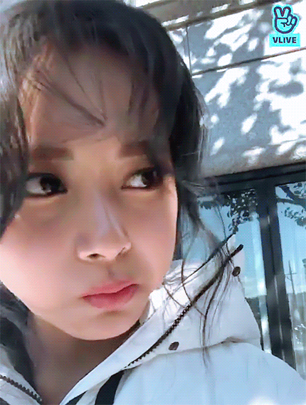 오늘자 트와이스 쯔위 미모 근황 | 인스티즈