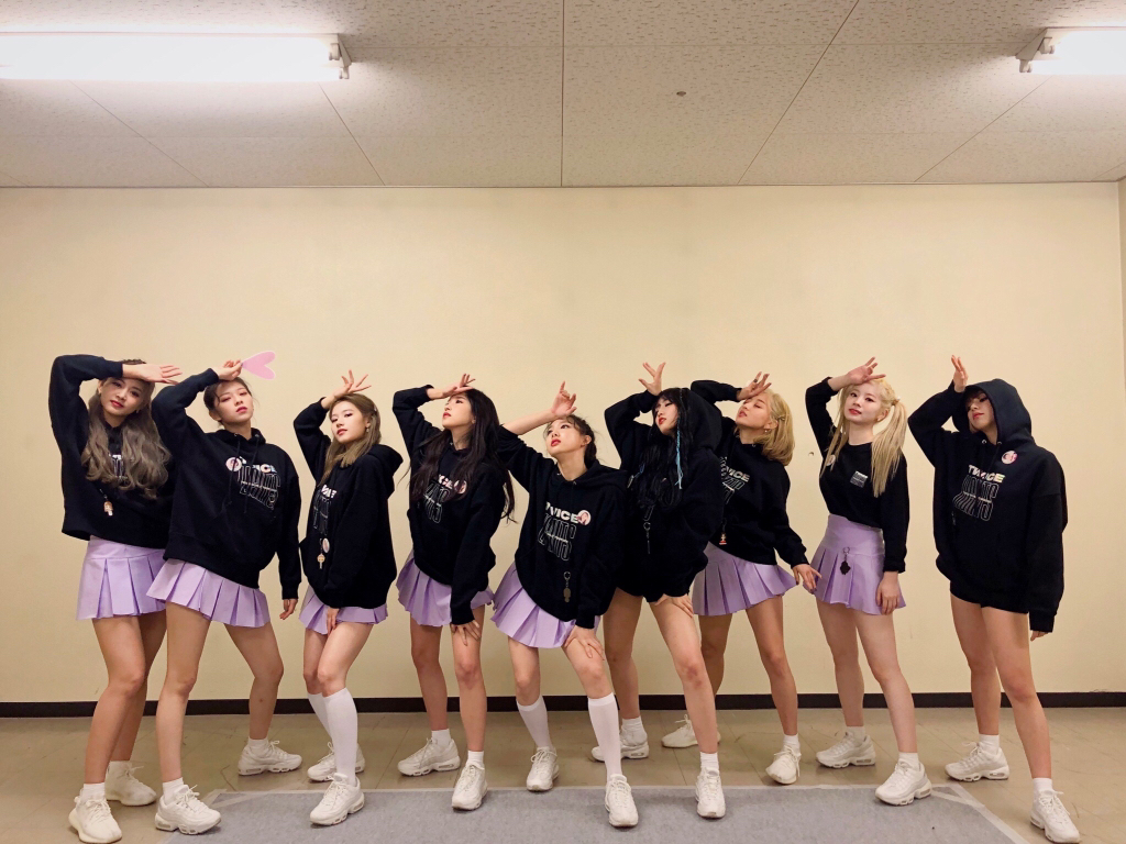 미나리 아껴주는 나연 &amp; 사나 팬이트 | 인스티즈