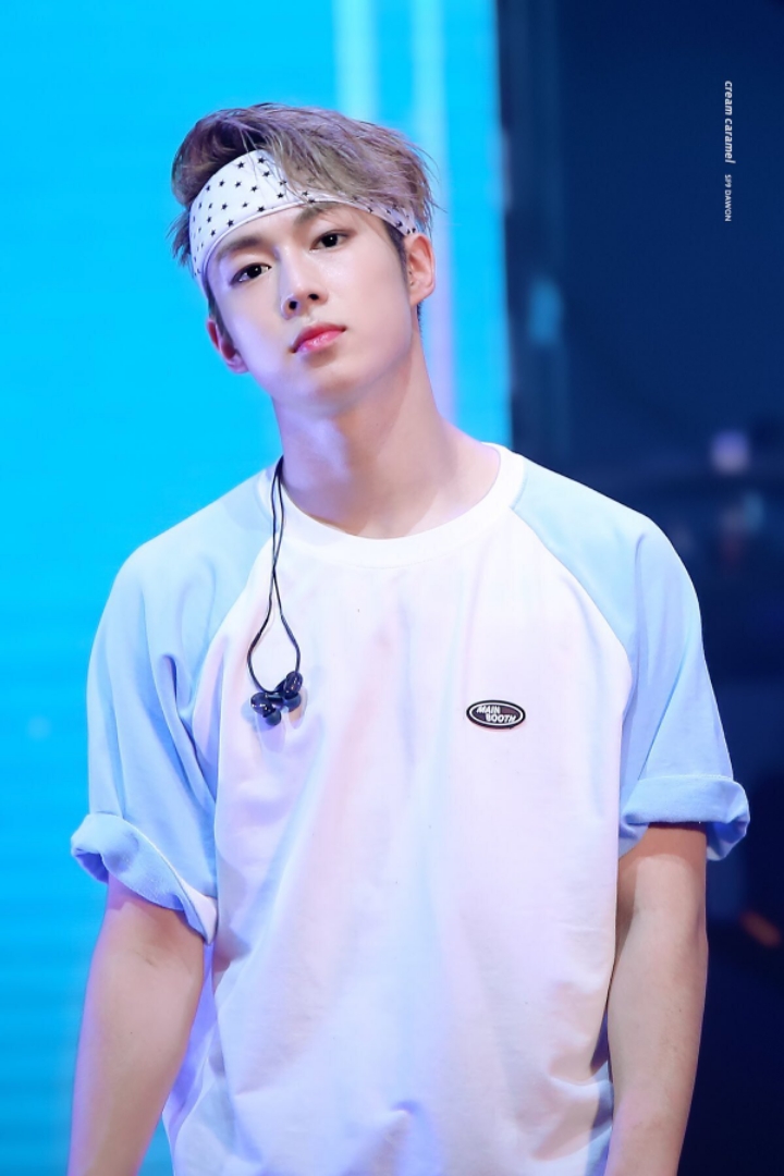 고독방에서 팬들한테 기프티콘 쏘는 아이돌 | 인스티즈