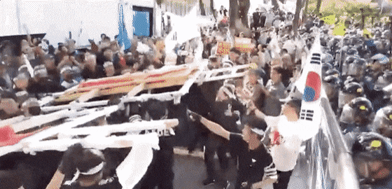 어제자 광화문 집회 폭도들.gif | 인스티즈