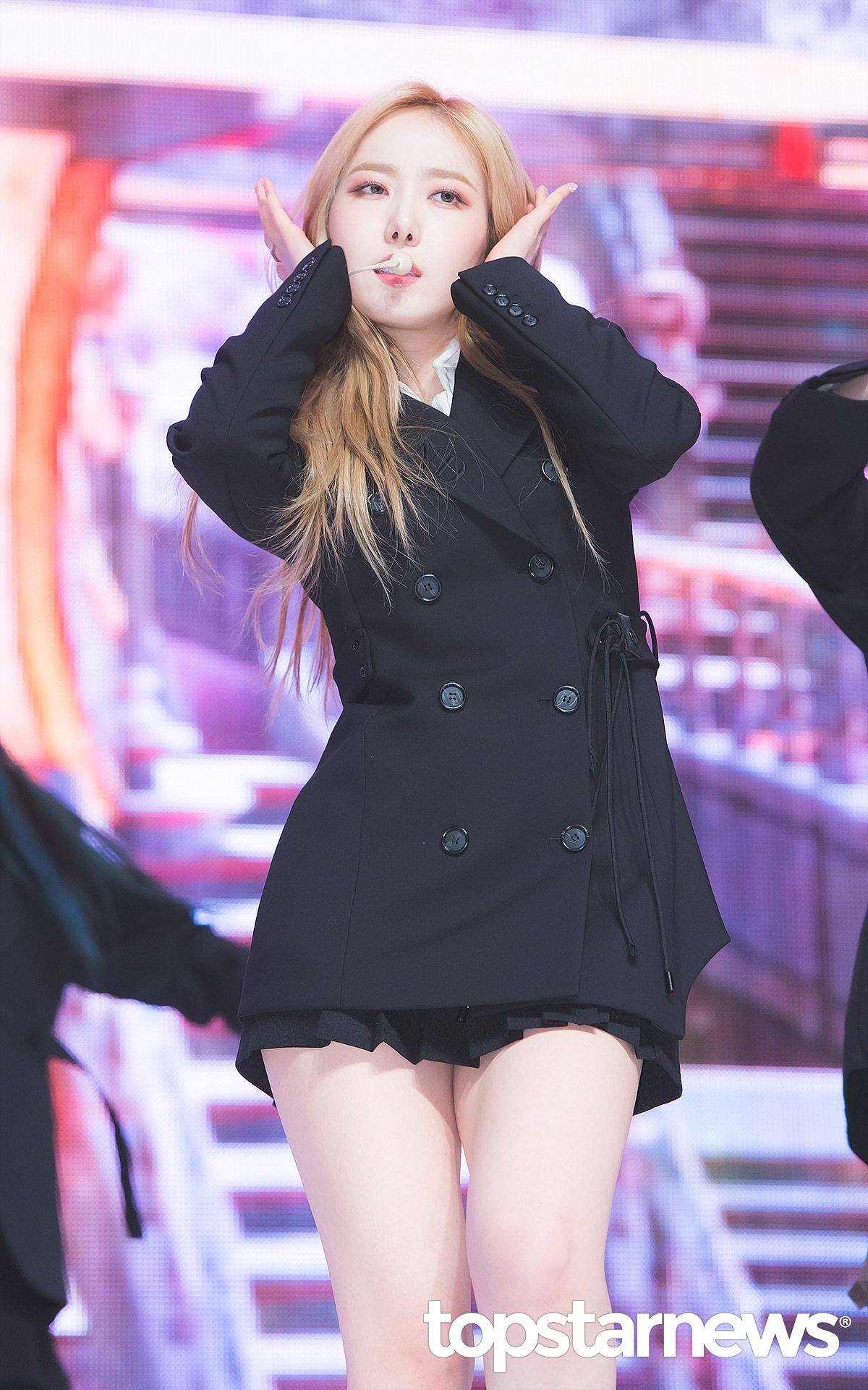 야심한 시간에 보니까 은근히 미인인 듯한 여자친구 신비.jpgif | 인스티즈