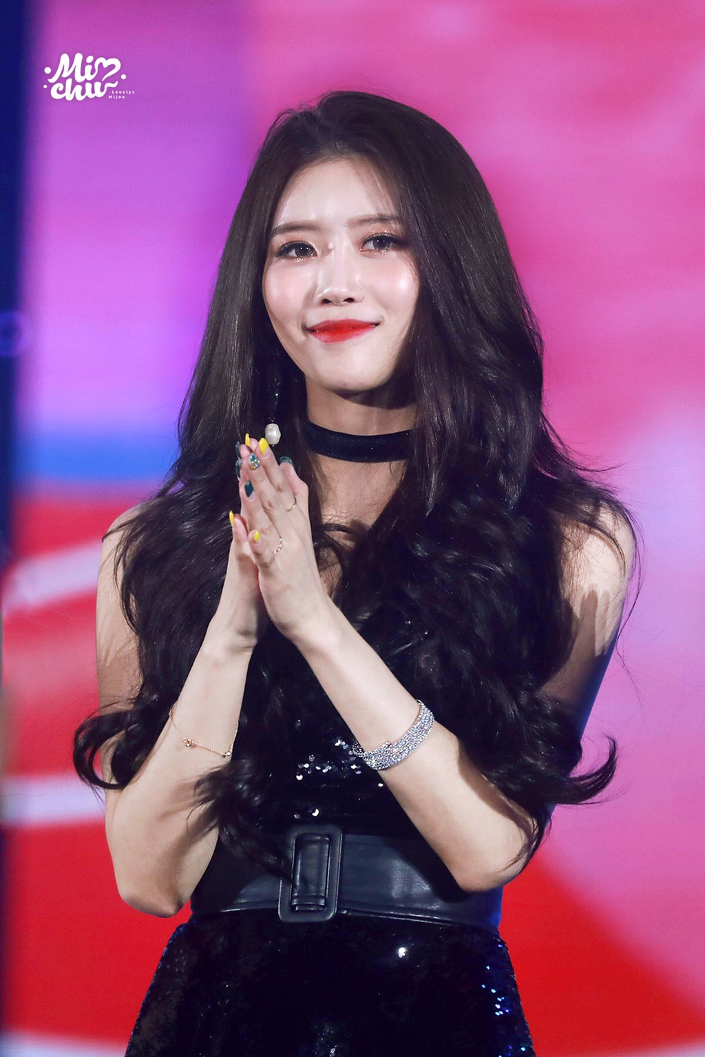 [러블리즈] 알러지성 비염이 또 찾아와서 미주 | 인스티즈