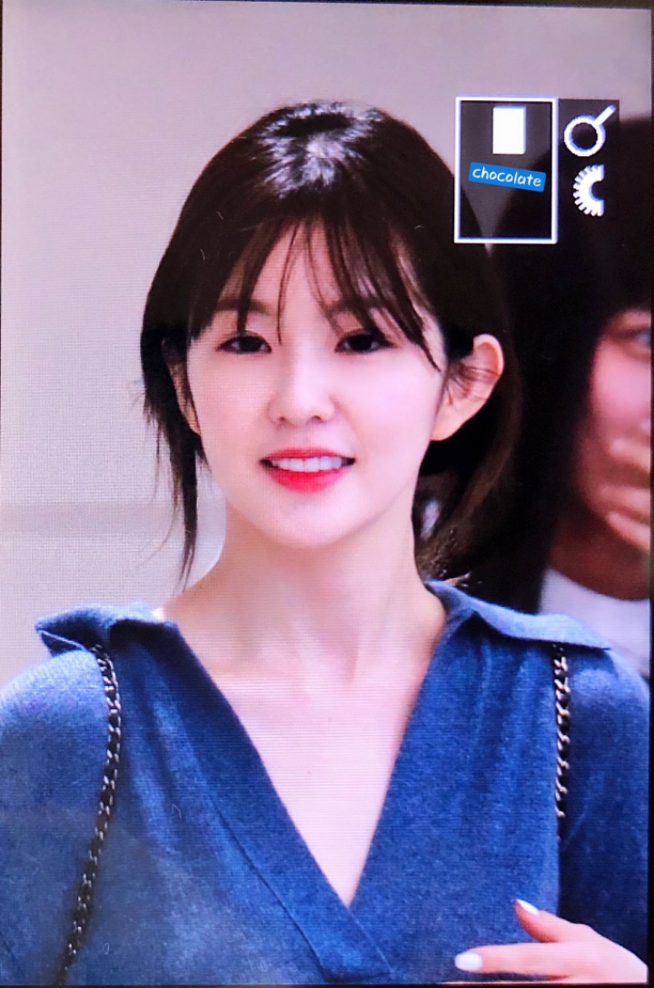 은근히 수수하게 예쁜 레드벨벳 아이린 입국사진 | 인스티즈