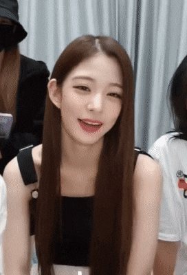 브이앱하는 프로미스나인 채영이 미모.gif | 인스티즈