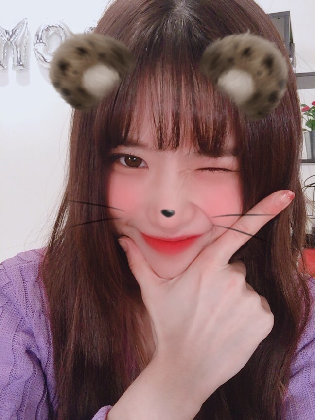 데뷔 300일기념 프로미스나인 송하영 | 인스티즈