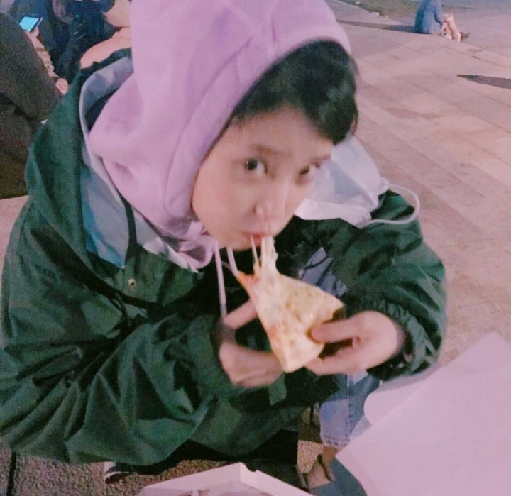 아이유 무대뒤 여친짤 대방출.jpg | 인스티즈