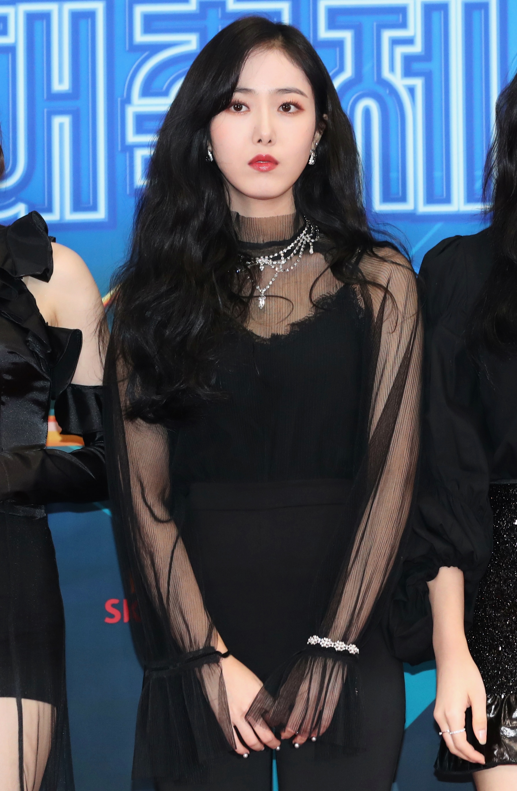 여자친구 가요대축제 래드카펫 고해상도 사진.jpg | 인스티즈