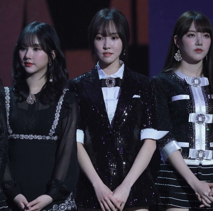 어제자 여자친구 mbc연기대상 시상&amp;축하공연.jpg | 인스티즈
