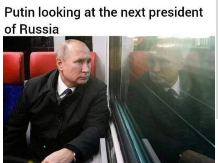 자기 후임을 바라보는 푸틴.jpg | 인스티즈