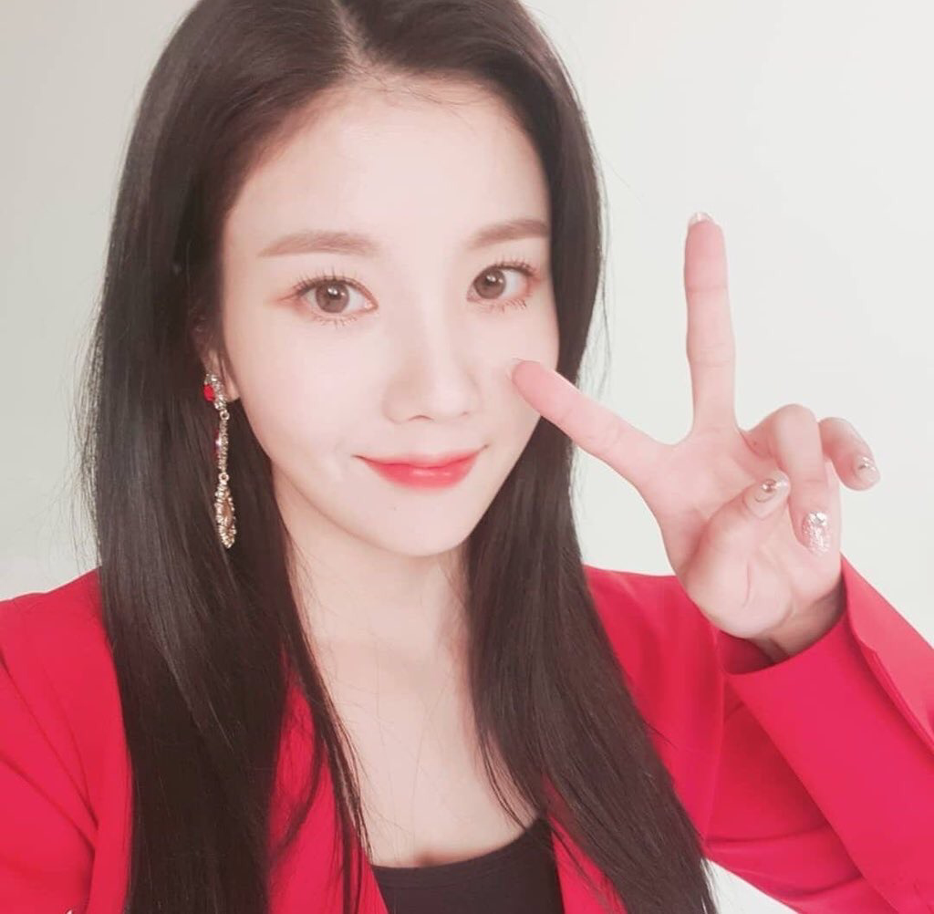 [아이즈원] 주말에 여사친님과 만날 약속을 잡아서 권은비 | 인스티즈