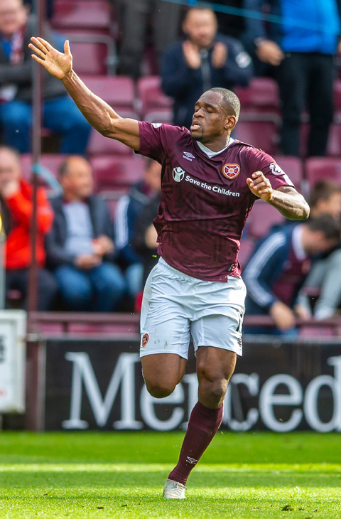 스코틀랜드 리그 피지컬 괴물의 여자친구 ㄷㄷㄷㄷ | 인스티즈