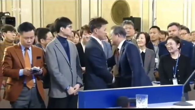 대통령 신년 기자회견 SBS기자 태도 수준 | 인스티즈