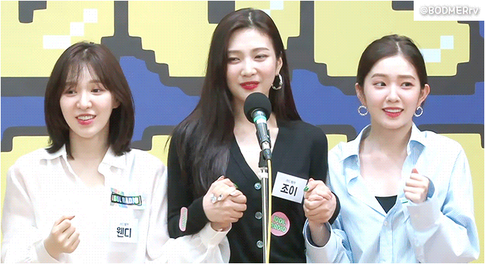 아이린한테 얼굴 마사지 당하는 조이.gif | 인스티즈