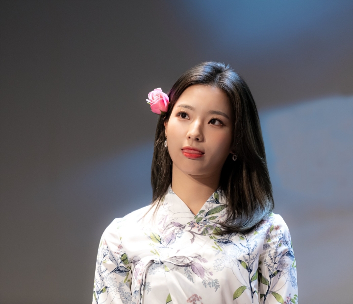 자기전 프로미스나인 캡틴 이새롬 | 인스티즈